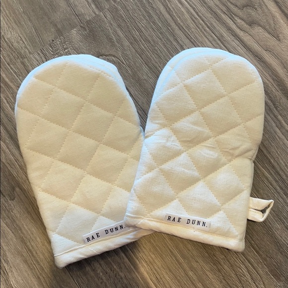Rae Dunn oven mitts - Picture 3 of 3